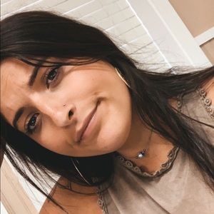 Meet your Posher, Joelle